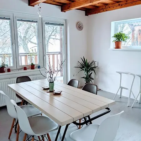 아파트 The Magical Paths