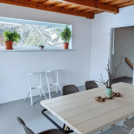 아파트 The Magical Paths